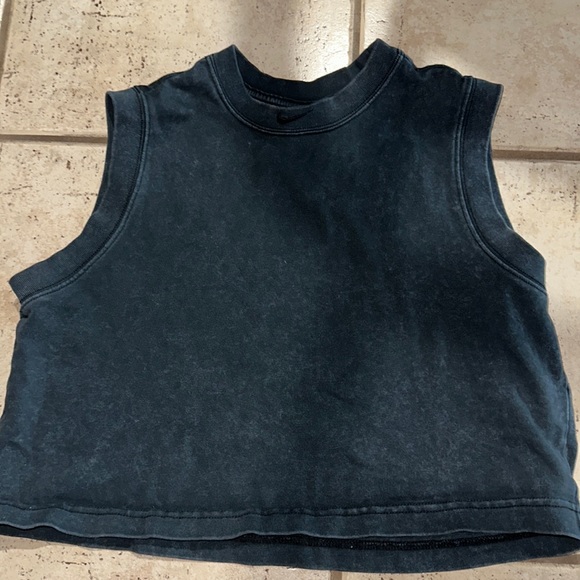 Nike crop top - Picture 1 of 3